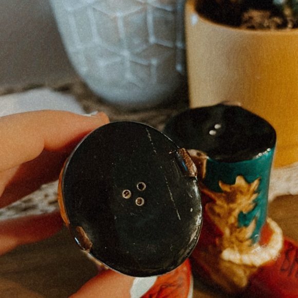 Vintage Handpainted Cowboy Boot S+P Shakers 🤍 - Picture 4 of 6